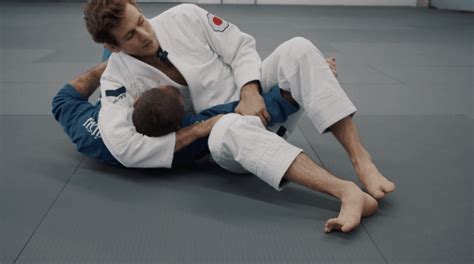 Straight Armlock From Scarf Hold - Keenan Online