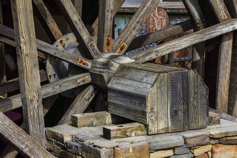 Vintage Water Wheel Free Stock Photo - Public Domain Pictures