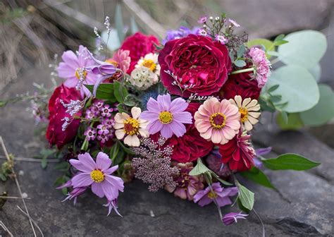 How to Make a Flower Bouquet | The Old Farmer's Almanac