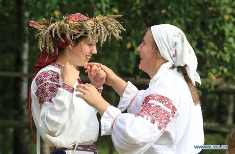 People celebrate annual Dozhinki Festival in Minsk, Belarus - Xinhua ...