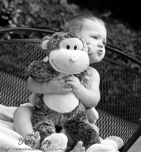 baby + hugs = so cute! | Kids hugging, Baby hug, Baby monkey