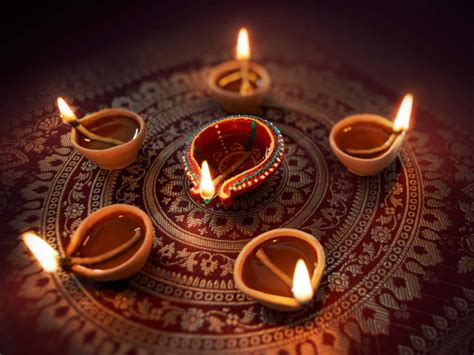 Diwali Diya Decoration Ideas With Photos