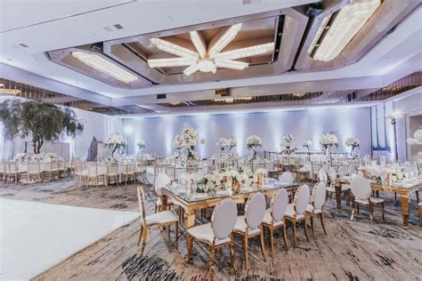 Hilton Los Angeles / Universal City Wedding Venue | Cost from $7,870 | Breezit