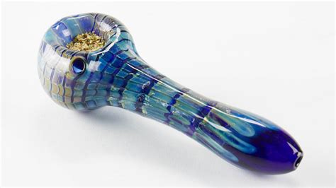 What is a Weed Pipe? Pot Pipes Definition | Weedmaps