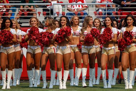 49ers cheerleader takes a knee during national anthem - Yahoo Sports