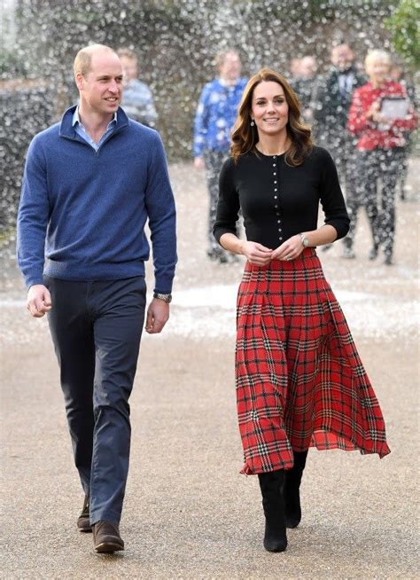 Kate Middleton's Christmas Party Outfit Is So Adorably Festive