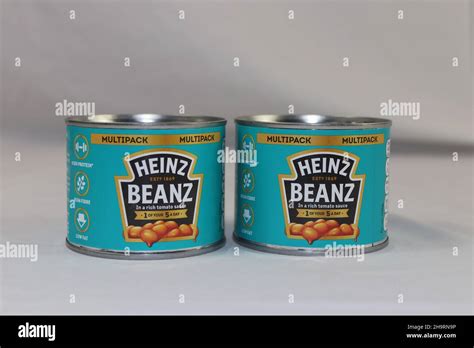 Tin of beans Stock Photo - Alamy