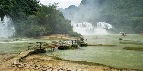 Ban Gioc-Detian Falls in Vietnam/China border (Cao Bang)