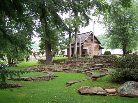 Old Fort's Mountain Gateway Museum & Heritage Center - Interpreting the ...