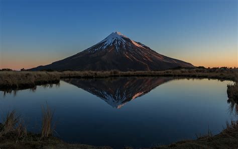 VIDEO: Taranaki, the kiwi Fuji • The World is a Circus