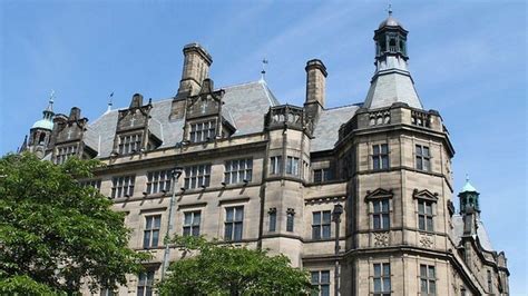 Sheffield City Council braced for more job cuts - BBC News