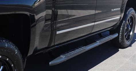 Best Nerf Bars for the Chevy Silverado 1500 | RealTruck