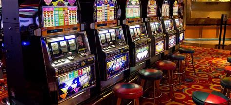 How and When Do Slot Machines Payout? The Ultimate Guide - Caesars Games