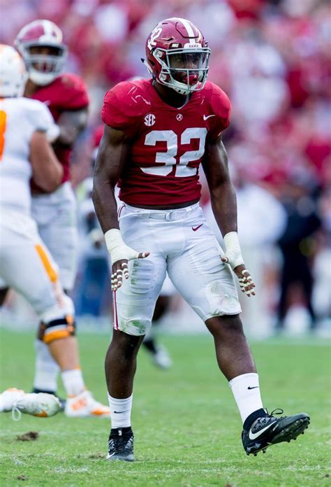 Alabama linebacker Rashaan Evans (32) celebrates his sack during the ...