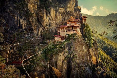 Paro Taktsang, the Tiger's Nest » Tripfreakz.com