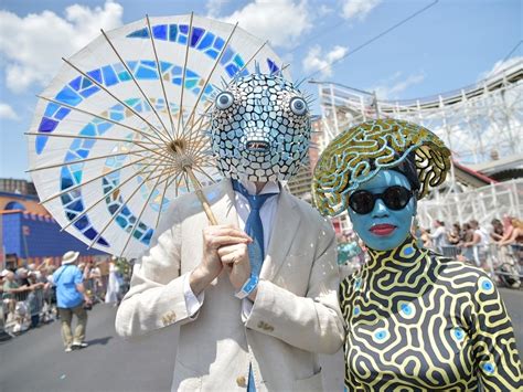 Photos: Mermaid Parade Brings NYC's Finniest To Coney Island | Brooklyn ...