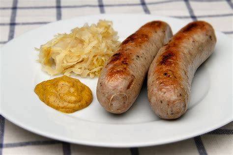 Bratwurst 4/4oz.