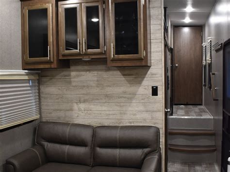 2020 FOREST RIVER ROCKWOOD ULTRA LITE 2896MB - Good Sam RV Rentals