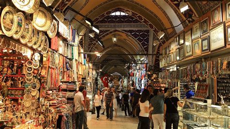 Explore Kemeralti Grand Bazaar of Izmir: Tours & Tips