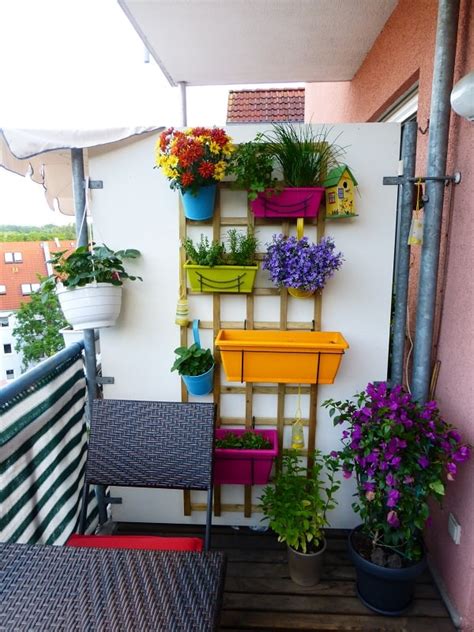 Vertical Balcony Garden Ideas | Balcony Garden Web