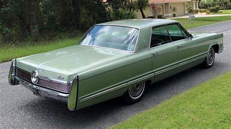 1967 Chrysler Imperial | Orlando Classic Cars