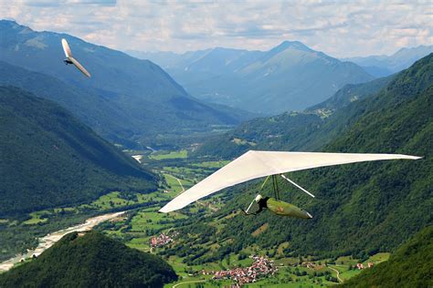 Hang gliding | Safety, Equipment & Locations | Britannica