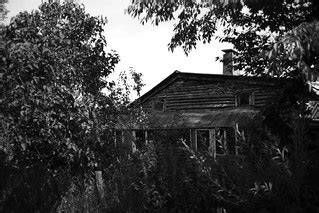 a dark and creepy abandoned house | a dark and creepy abando… | Flickr