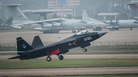 China's FC-31 Stealth Fighter Jet Making New Progress, Photos Show ...