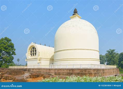 Parinirvana Stupa and Temple, Kushinagar, India Stock Photo - Image of buddha, carved: 152381804