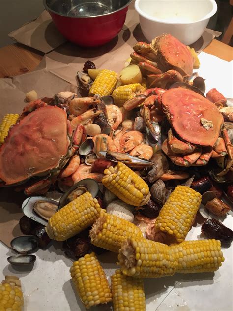 I made a dungeness crab boil to celebrate a sunny day in Seattle [OC] [2448x3264] : r/FoodPorn