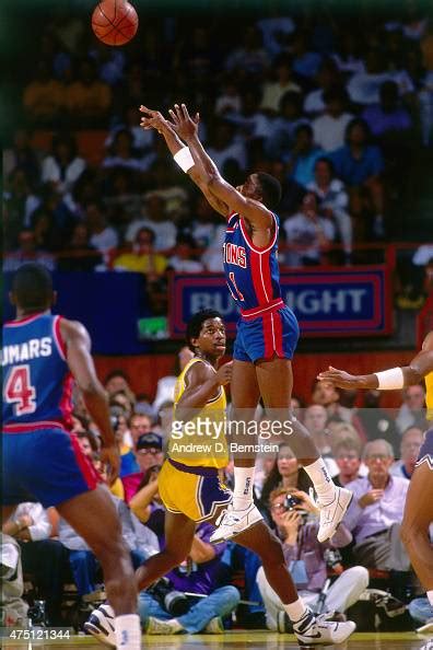 Isiah Thomas of the Detroit Pistons shoots against the Los Angeles ...