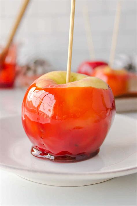 Easy Candy Apple Recipe - I Heart Eating