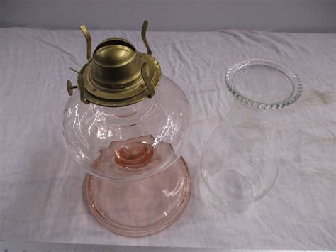 Pink glass oil lamp + chimney