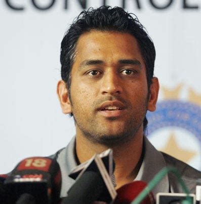 Chuichali: Mahendra Singh Dhoni Biography, Photos