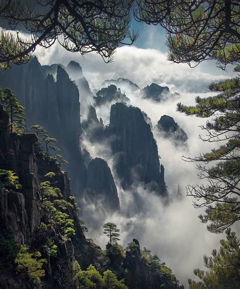 The ancient Yellow Mountains of China : r/MostBeautiful