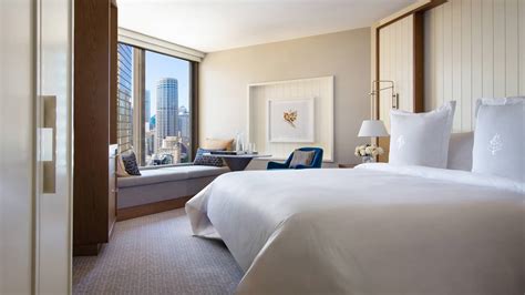 5-Star Hotel Deluxe Room with City View | Four Seasons Hotel Sydney