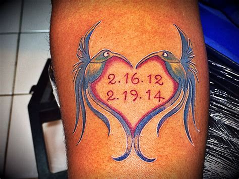 Hummingbird heart tattoo | Heart tattoo, Tattoos, Tattoo studio
