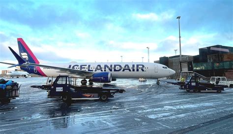 Flight Review: Icelandair business class (Saga Premium) B737-9 MAX ...