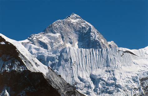 About Makalu: 5th Highest Mountain in the World