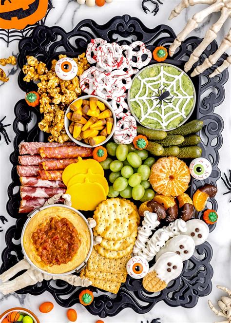 Halloween Charcuterie Board {Spooky + Delightful!} | Lil' Luna