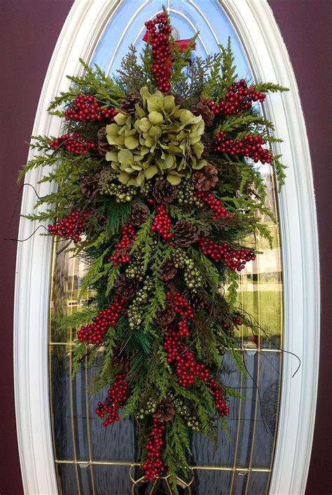 20+ Large Outdoor Wreath Ideas