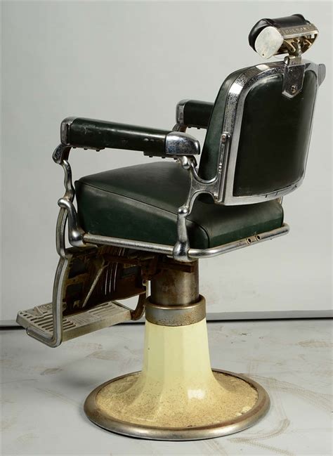 Lot Detail - VINTAGE BELMONT BARBER CHAIR.