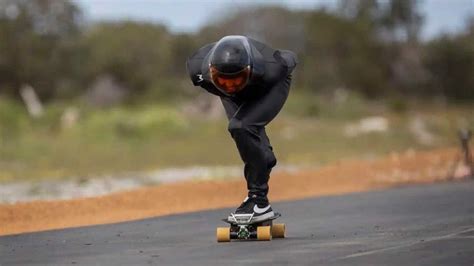 Mechanical Engineer Builds The World's Fastest Electric Skateboard