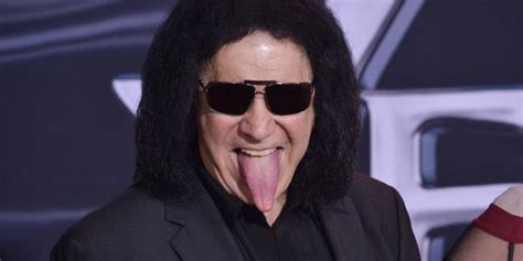 Is Gene Simmons Bald? - The Beast | Metal Devastation Radio