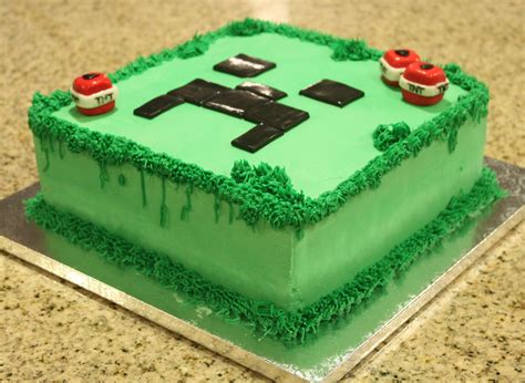 Minecraft Creeper Cake — Birthday Cakes | Minecraft birthday cake, Diy ...