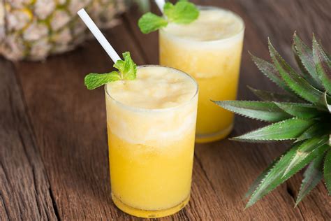 11 Mango Cocktail Drinks for a Tropical Happy Hour - Recipes.net