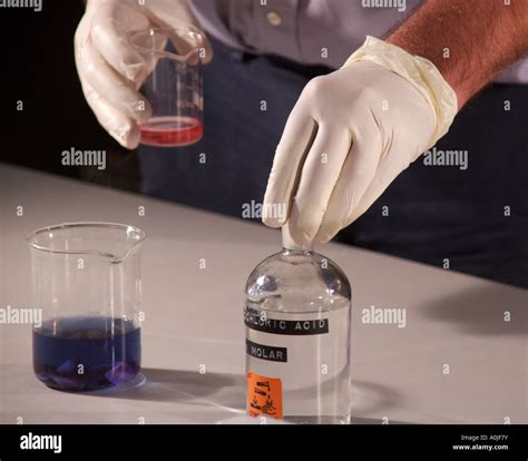 science laboratory equipment Stock Photo - Alamy