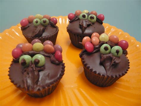 THANKSGIVING: CHOCO-TURKEY CUPCAKE