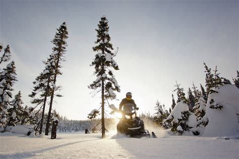 Snowmobile in Québec : one ride, hooked for life | Winter fun | Bonjour Québec