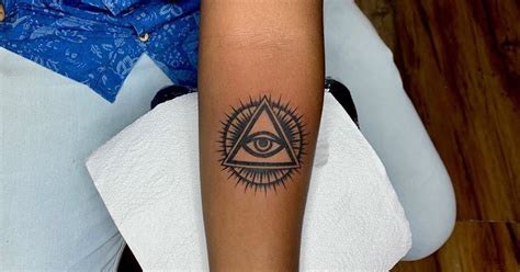 Third-Eye Tattoo Ideas | POPSUGAR Beauty UK